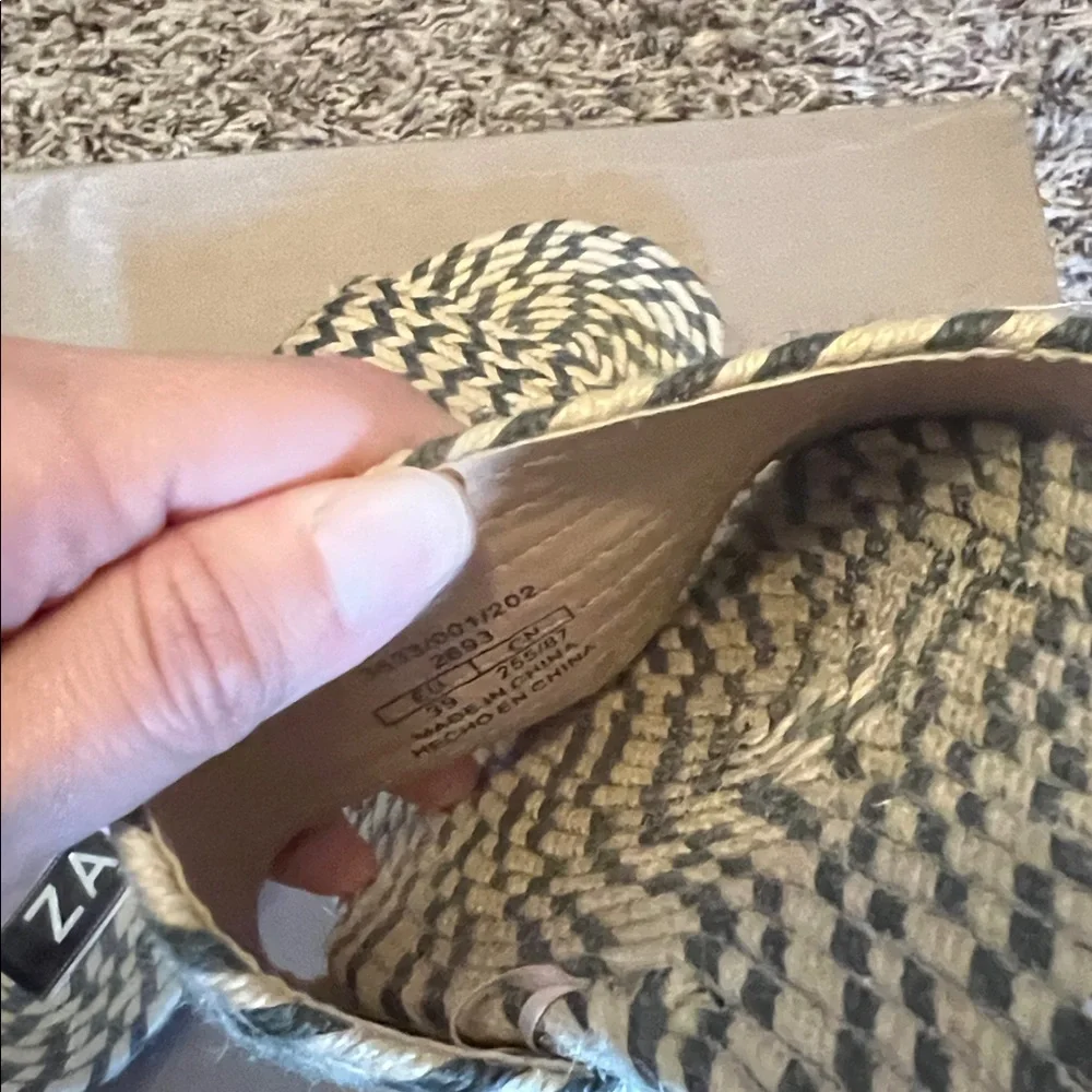 Zara Braided Slide Sandals in Beige and green - Picture 3 of 3